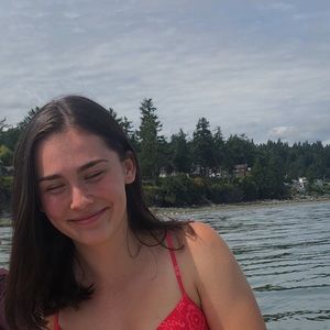 Meet your Posher, Abigail